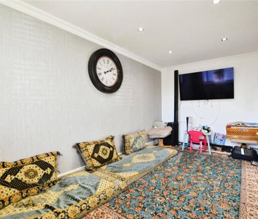 4 bedroom detached house to rent - Photo 1