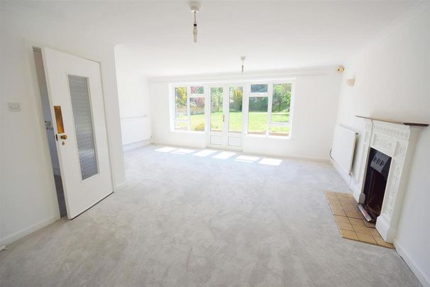 4 bedroom detached house to rent - Photo 1