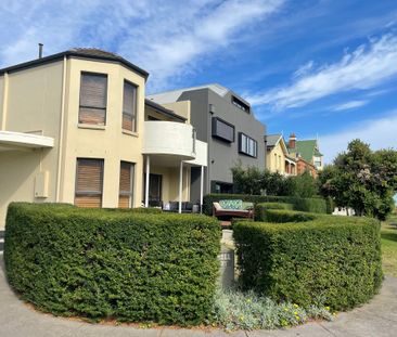 Williamstown - Photo 4