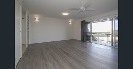 2br top floor unit with water views - Photo 3
