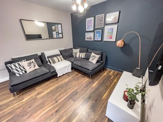 1 bedroom in a house share to rent - Photo 1