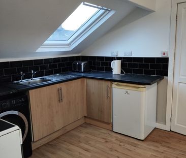 1 Bed Flat, Aberdeen Walk, LS12 - Photo 1