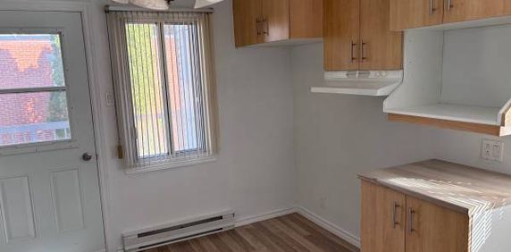 Beautiful 4 1/2 (2 bedrooms) apartment in - Photo 2