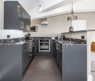 2 bedroom penthouse to rent - Photo 5