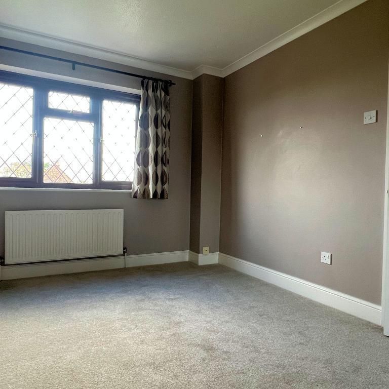 4 bedroom detached house to rent - Photo 1