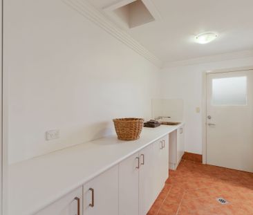 13 Bert Whiteley Place, Orange. - Photo 3