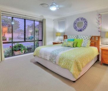 Stunning Family Home in Forest Lake - 33 Brushwood Circuit - Photo 4
