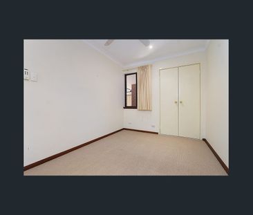 Spacious, Private, Well Located - Photo 4