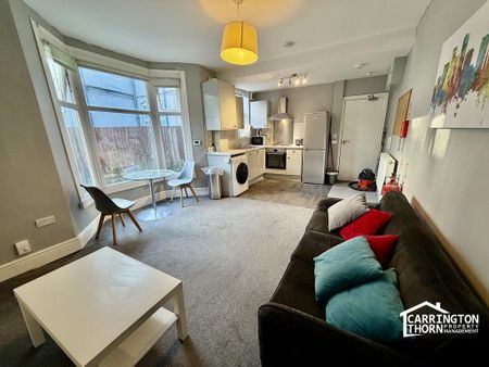 2 bedroom flat to rent - Photo 2