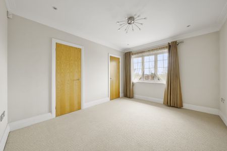 Claremont Lane, Esher, Surrey, KT10 flat to rent - Photo 5