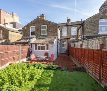 4 bedroom terraced house to rent - Photo 3