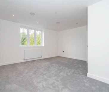 4 bedroom terraced house to rent - Photo 2