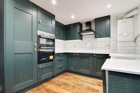 3 bedroom semi-detached house to rent - Photo 5