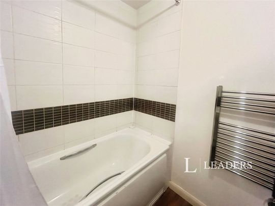 1 bedroom apartment to rent St. Georges Terrace, Cheltenham, Gloucestershire, GL50 - Photo 1