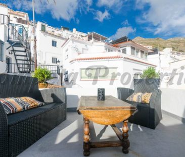 Townhouse in Cómpeta, Inland Andalucia in the mountains - Photo 4