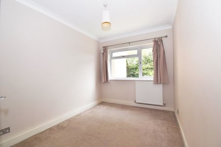 Oakdene Court, Walton on Thames, KT12 - Photo 2