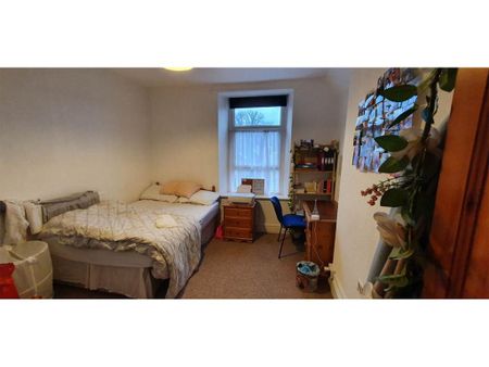 3 bedroom flat to rent - Photo 2