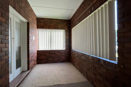 Charming One Bedroom House - Photo 5