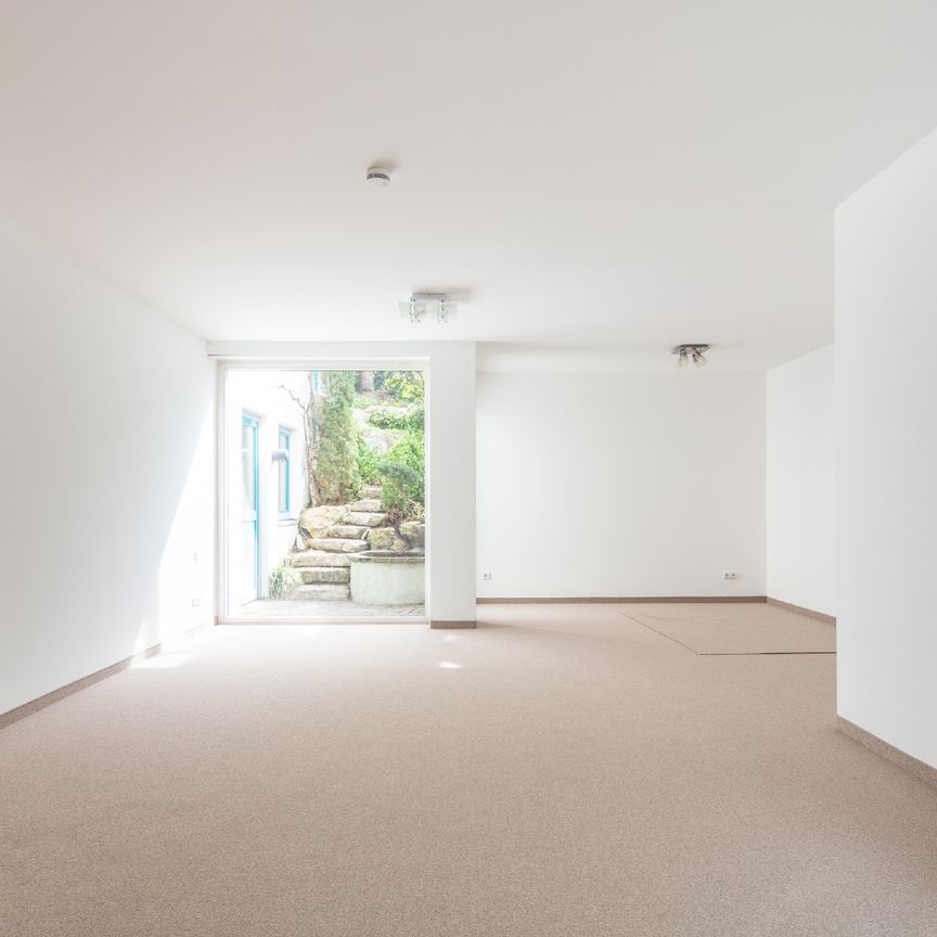 Familienfreundliche Doppelhaushälfte mit Garten, EBK und Doppelgarage in ruhiger Lage - Photo 1