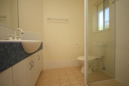 TOWNHOUSE - LIGHT BRIGHT & AIRY - Photo 1