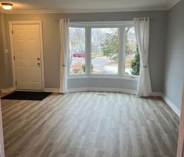 For Lease - 42 Oakmeadow Place, St. Catharines, Ontario - Photo 2