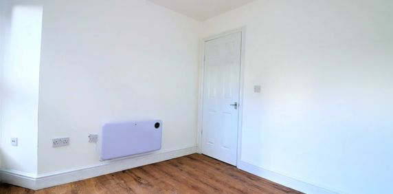 2 Bed Flat, King Street, LU1 - Photo 2