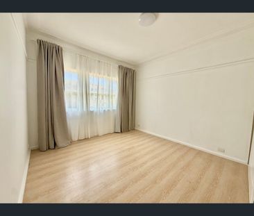49 Grandview Drive, Campbelltown, NSW 2560 - Photo 4