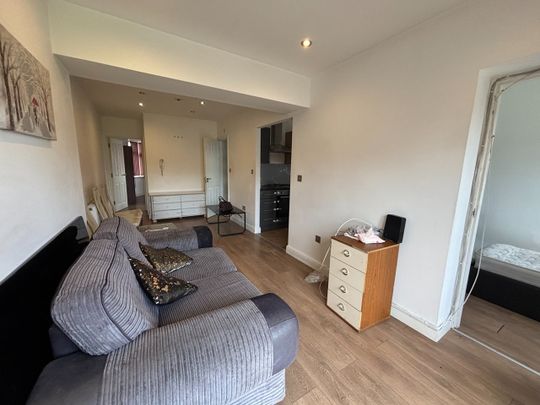 2 Bed Flat, Catherine Street, LE4 - Photo 1