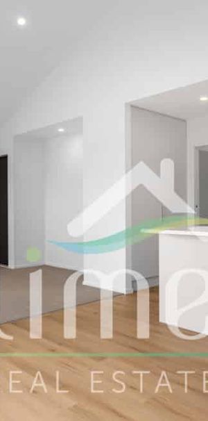 RENT ME! Brilliant Build, Beautiful Beginnings! - Photo 1