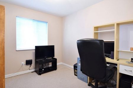 $2450 / 4 BED – 2000FT2 - Photo 3