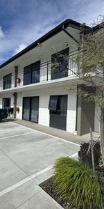 **One Bedroom Apartment in Hamilton City Central – $350 per Week** this one-bedroom, one-bathroom apartment is located in the heart of Hamilton City Central **Key Features:** - Spacious 1 bedroom with ample natural light - Dedicated off-street parking space for 1 vehicle - Easy access to Hamilton’s central business district, transport links, shopping, and dining options This apartment presents an excellent opportunity to enjoy urban living with easy access to all Hamilton has to offer. - Photo 4