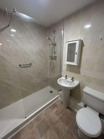 Finsbury Close, Warrington, WA5 - Photo 2