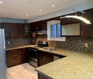 For Lease - 20 Glanvil Crescent, Toronto, Ontario - Photo 4