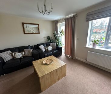 3 Bed Semi-Detached House, Frank Birchall Close, M40 - Photo 3