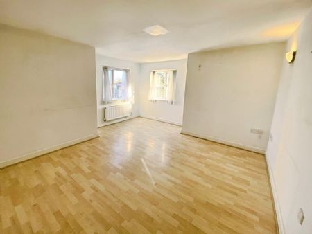 2 bedroom flat to rent - Photo 2