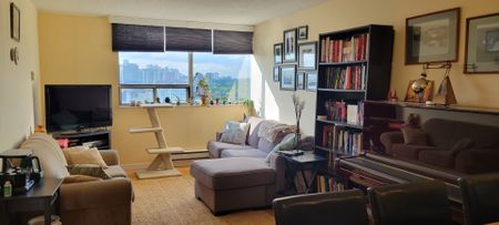 For Lease - 914 Yonge Street Unit# 1909, Toronto, Ontario - Photo 2