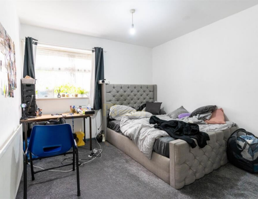 4 bedroom terraced house to rent - Photo 1