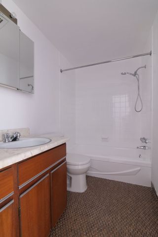 900 Rockland - Photo 2