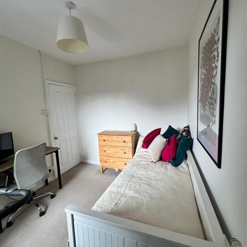 2 Bedroom Flat To Let - Photo 1