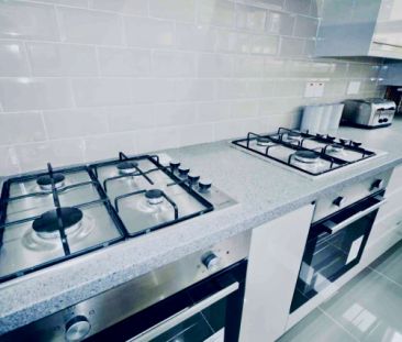 8 Beds 3 Baths - Photo 4