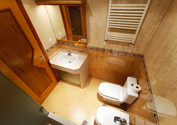 Apartamento T3 com Terraço Privativo para Arrendamento em Nova Queijas