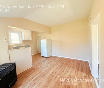 COZY 1-BEDROOM/1BATH MAIN FLOOR APARTMENT+HYDRO &GAS - Photo 5