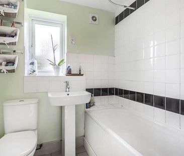 Stephen Close, Twyford, RG10 - Photo 6