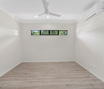 MAJESTIC MASTERPIECE – SOUGHT AFTER " FRESHWATER POCKET " LOCATION! - Photo 1