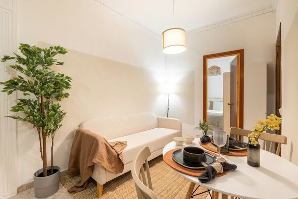 Carrer la Rambla, Barcelona, Catalonia 08002 - Photo 1