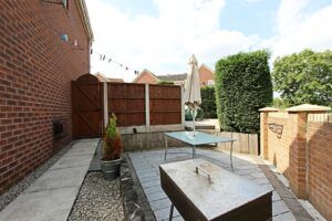 3 BEDROOM House - End Town House - Photo 5