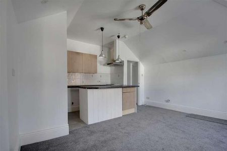 Claydon Court, Marine Parade, Worthing, BN11 - Photo 4