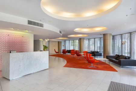 Sunlit Furnished Apartment With Study - Photo 5