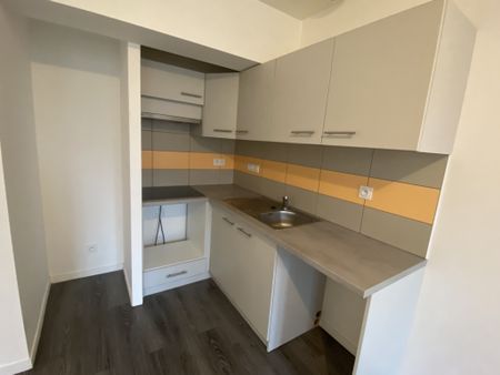 Location Appartement 2 pièces 40m² HAGETMAU 40700 - Photo 2