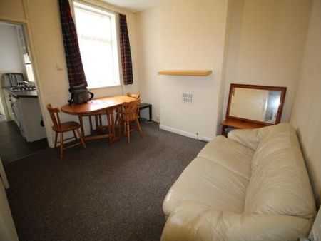 3 bedroom terraced house to rent - Photo 4